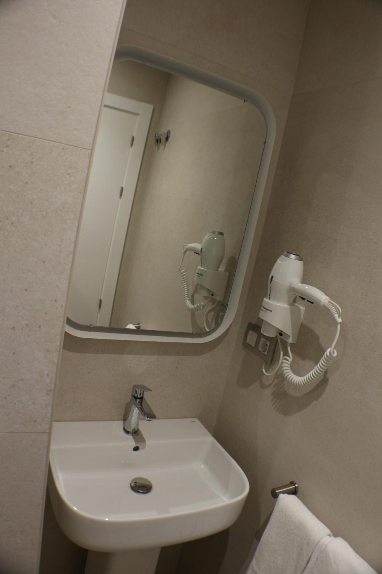 Apartamentos Picos De Europa Santander Exteriör bild