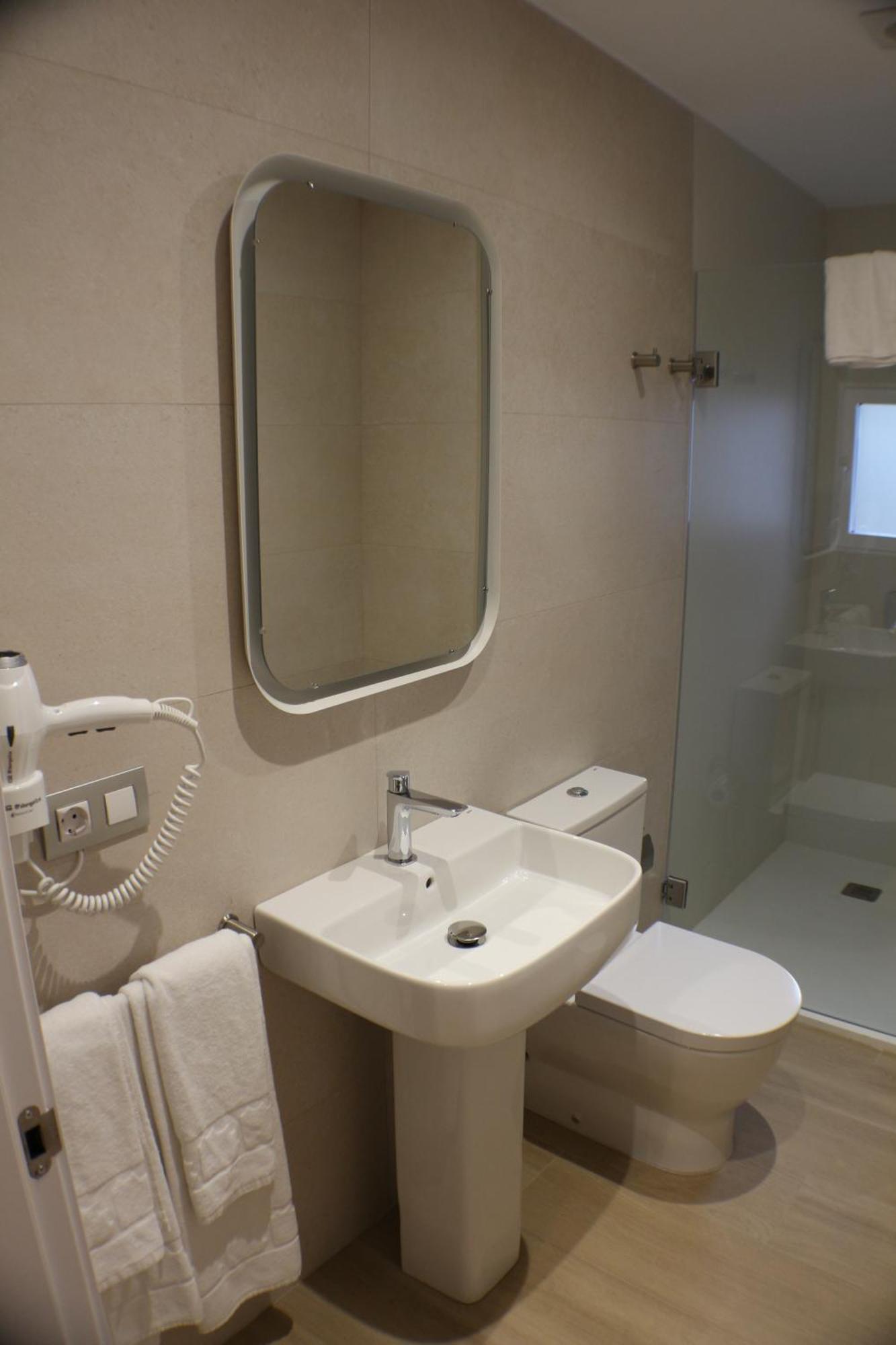 Apartamentos Picos De Europa Santander Exteriör bild